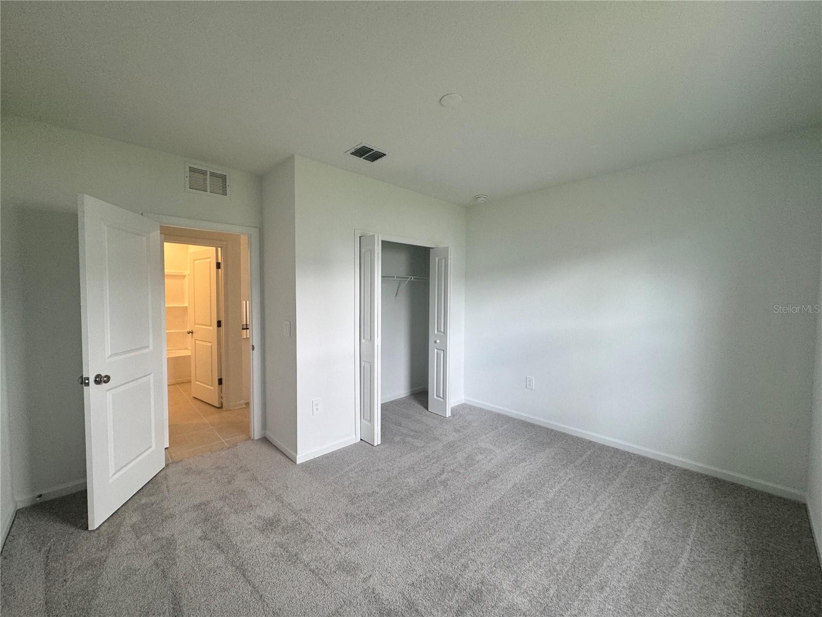 HUNT CLUB AT LAKE WALES PHASE 1 - Residential Lease