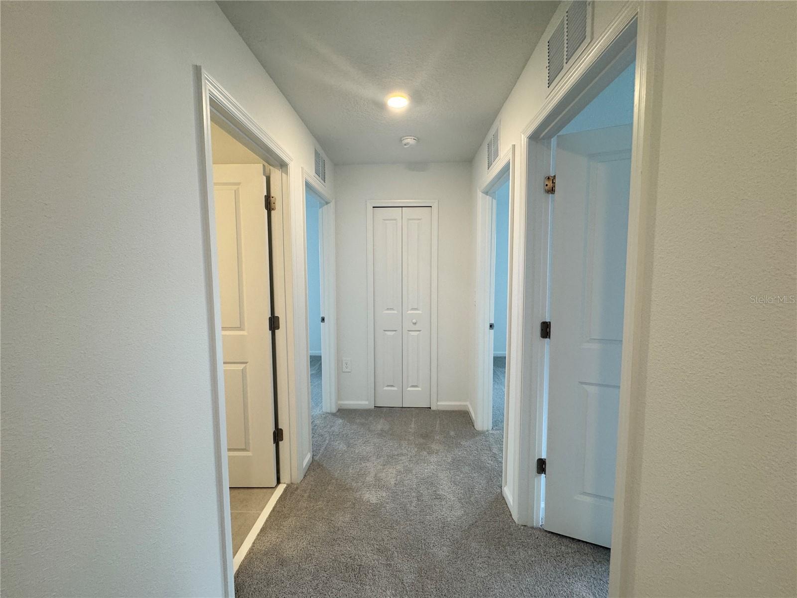 HUNT CLUB AT LAKE WALES PHASE 1 - Residential Lease