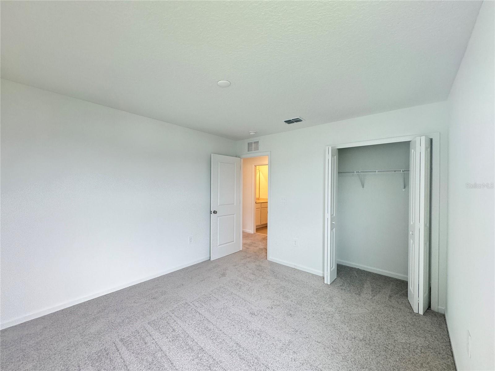 HUNT CLUB AT LAKE WALES PHASE 1 - Residential Lease