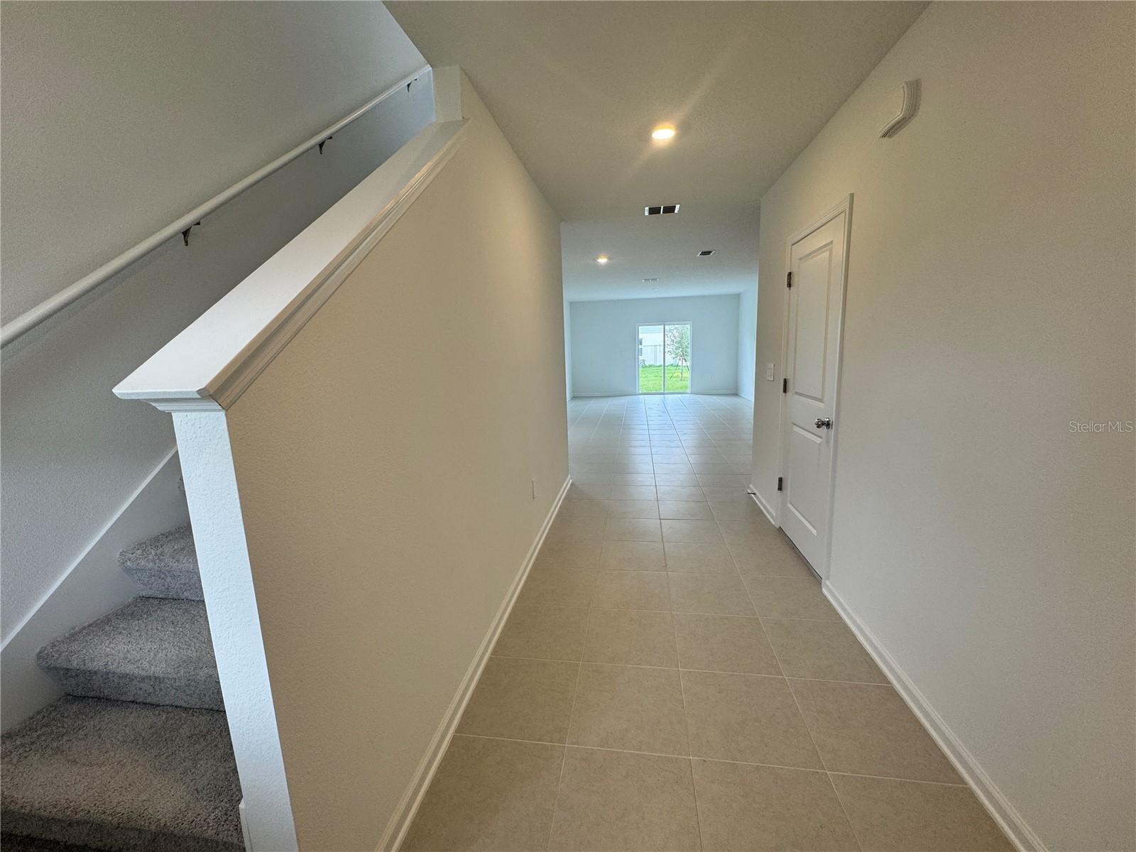 HUNT CLUB AT LAKE WALES PHASE 1 - Residential Lease