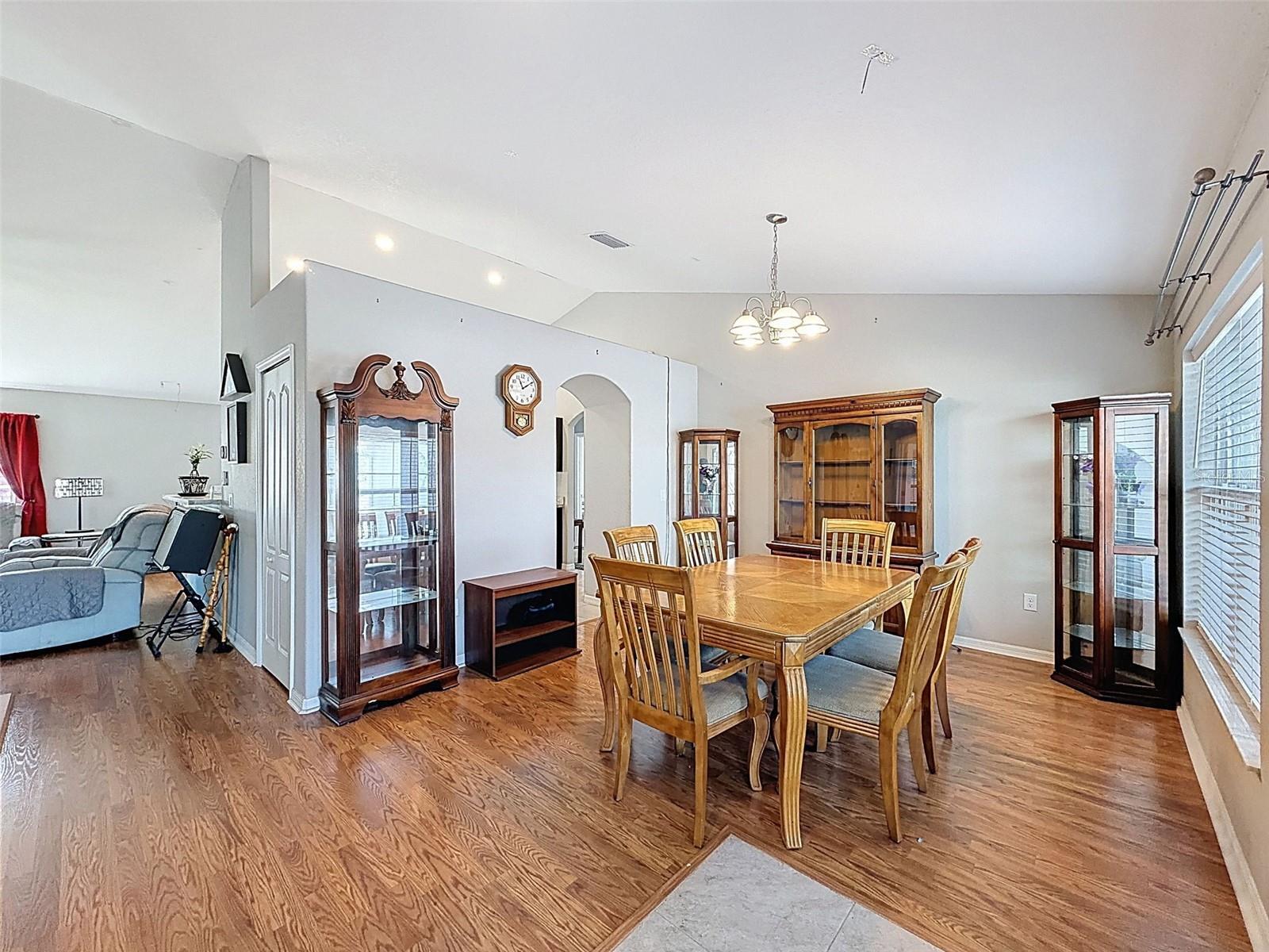 ROYAL HIGHLANDS - Residential