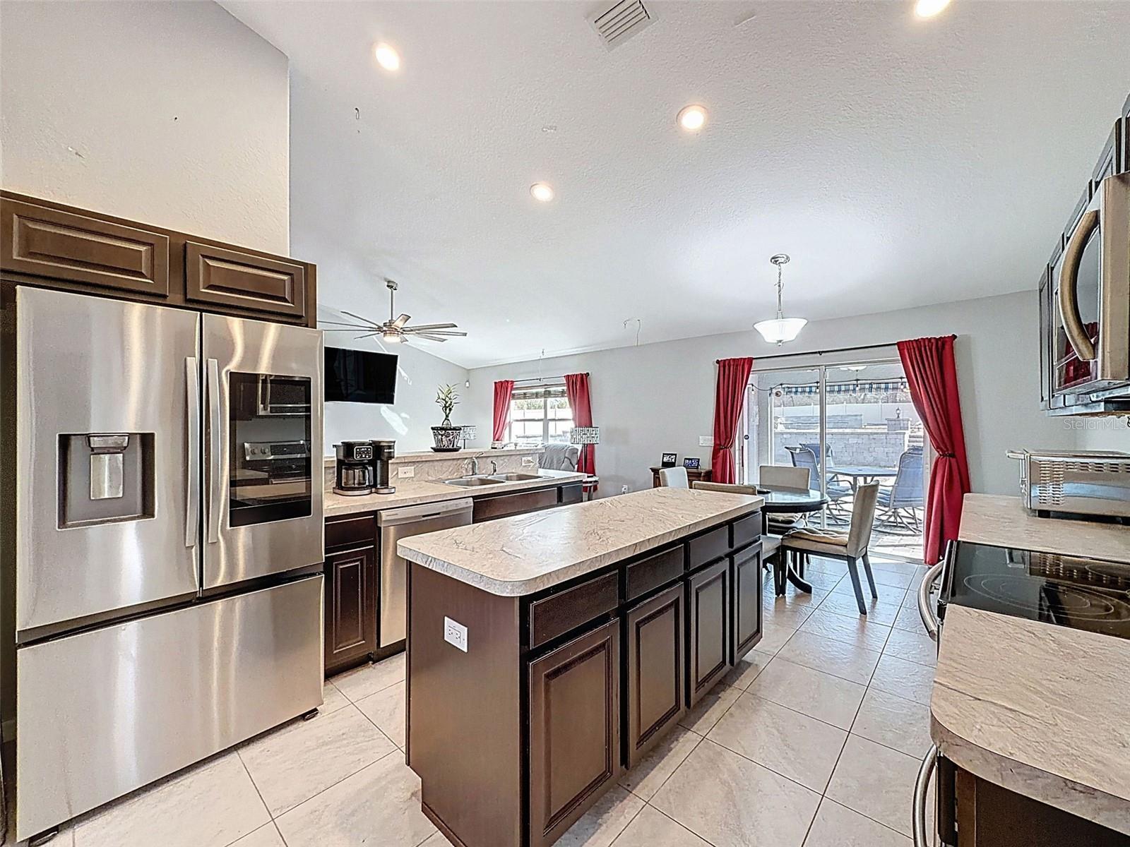 ROYAL HIGHLANDS - Residential