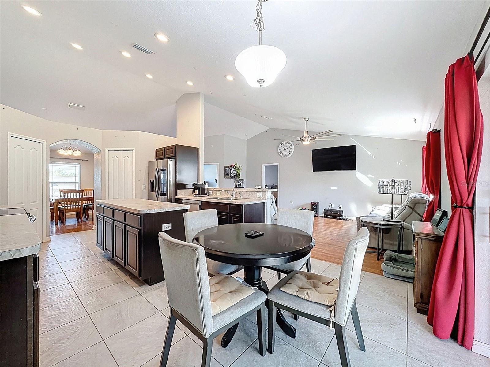 ROYAL HIGHLANDS - Residential