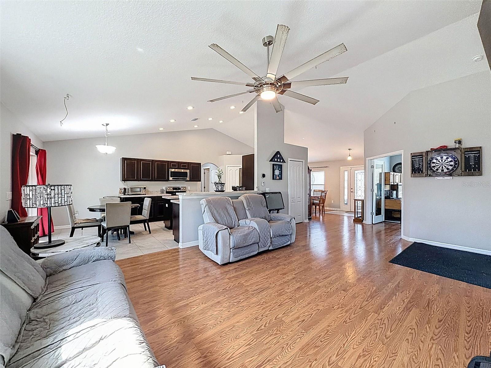 ROYAL HIGHLANDS - Residential