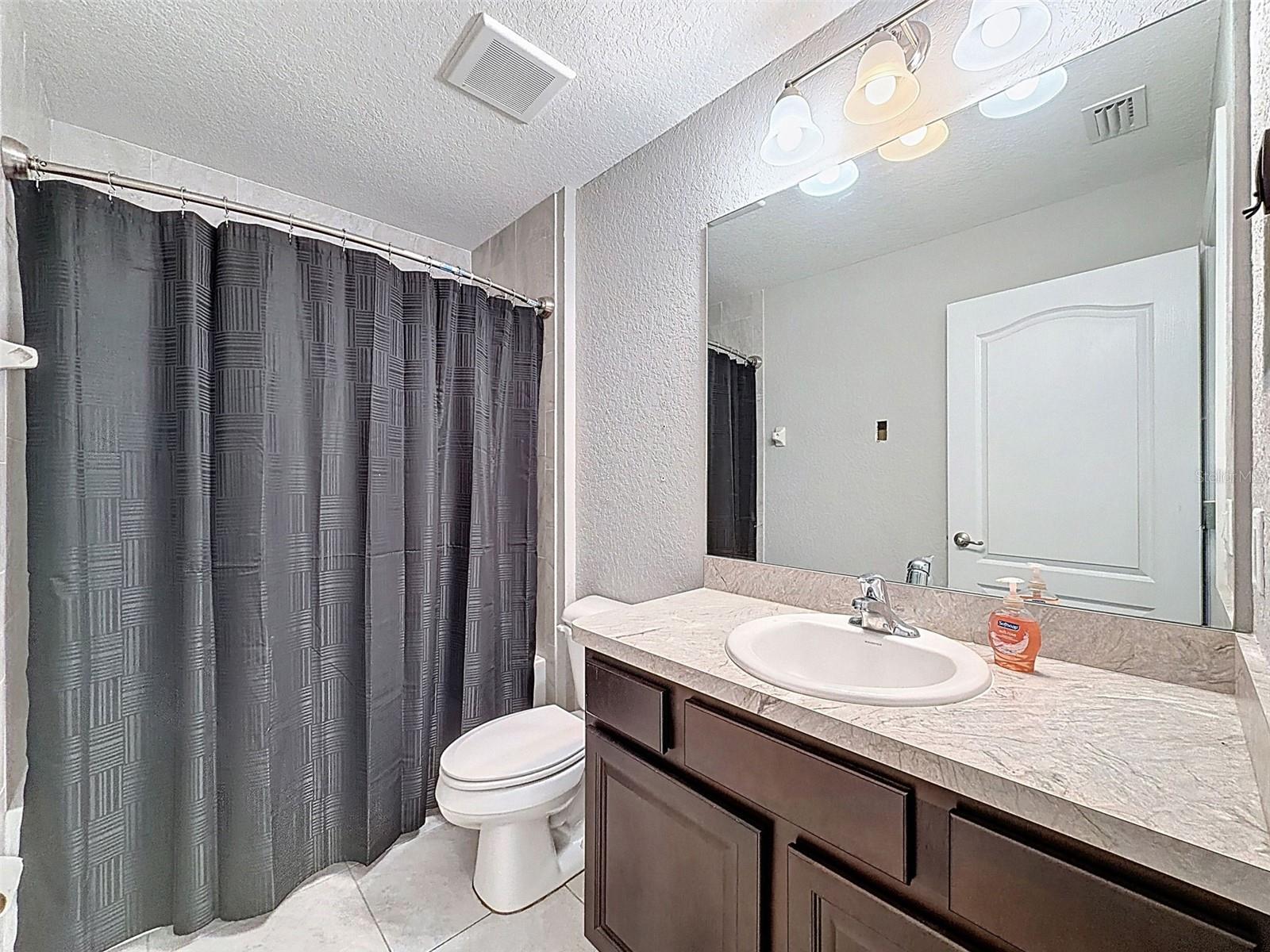 ROYAL HIGHLANDS - Residential