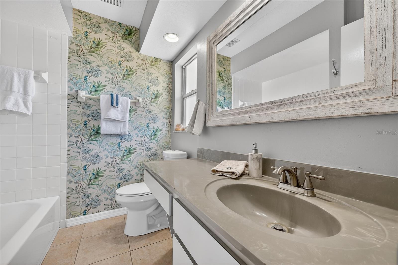 CHARLOTTE PARK - Residential