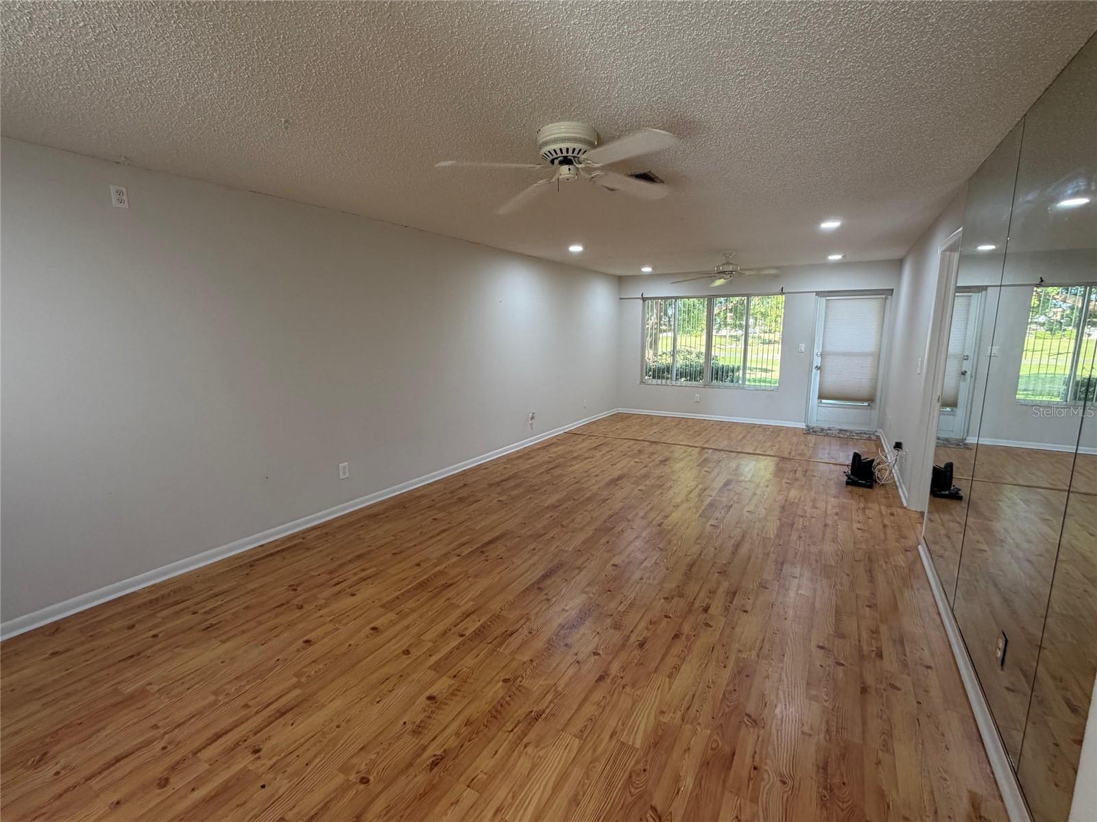 07 SPGS VILLAS CONDO - Residential Lease