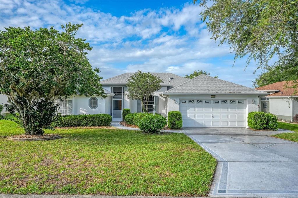 Photo of 26908 Honeymoon Avenue, Leesburg, FL 34748 (MLS # O6398506)