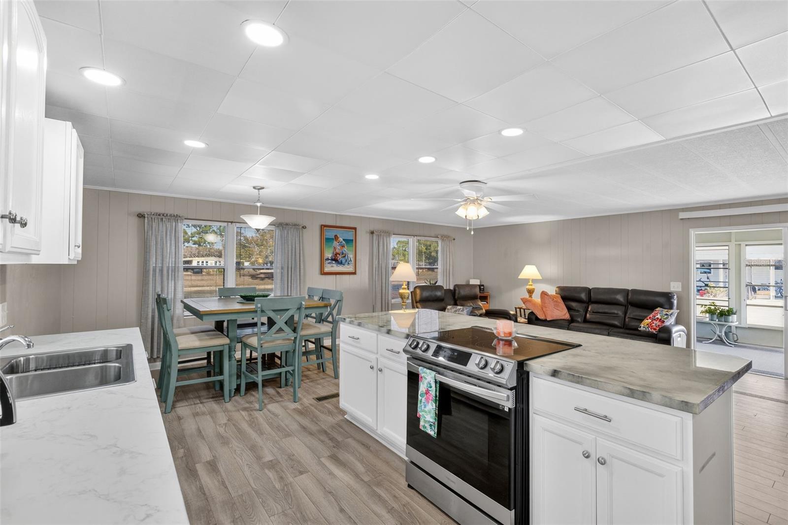 LA CASA MHP CO-OP - Residential