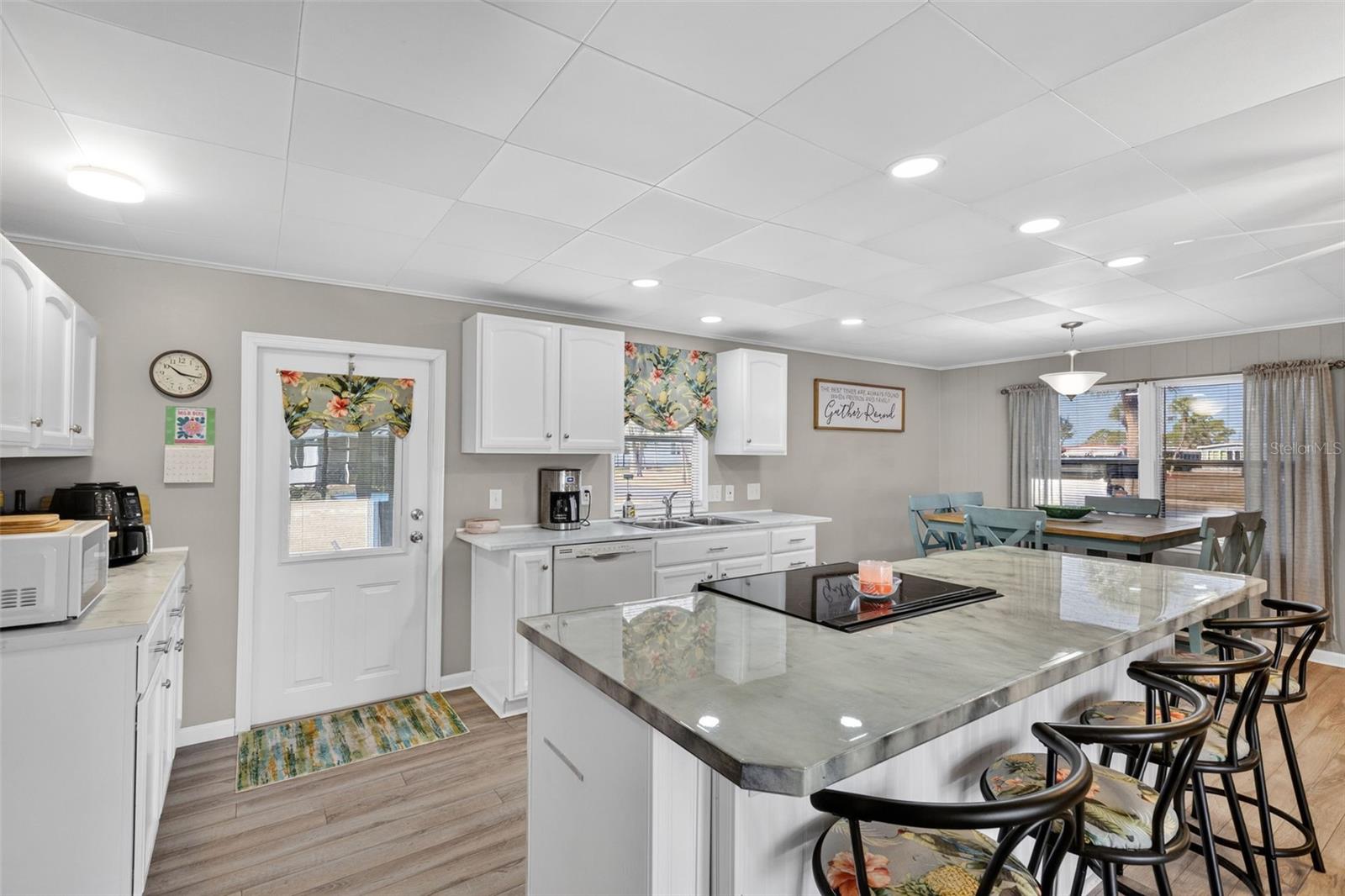 LA CASA MHP CO-OP - Residential