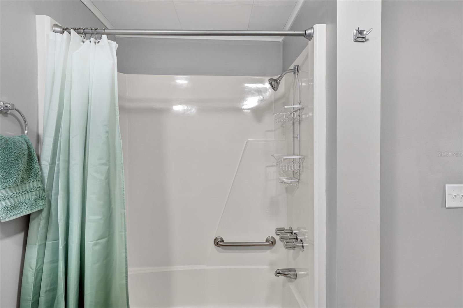 LA CASA MHP CO-OP - Residential