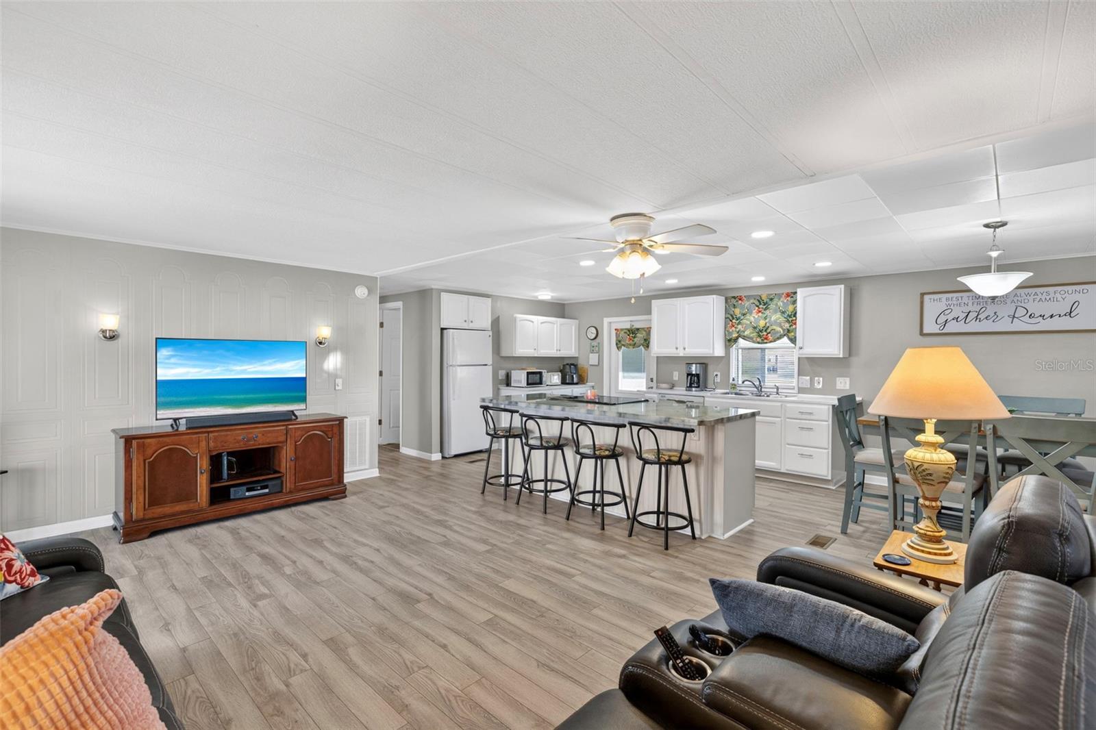 LA CASA MHP CO-OP - Residential