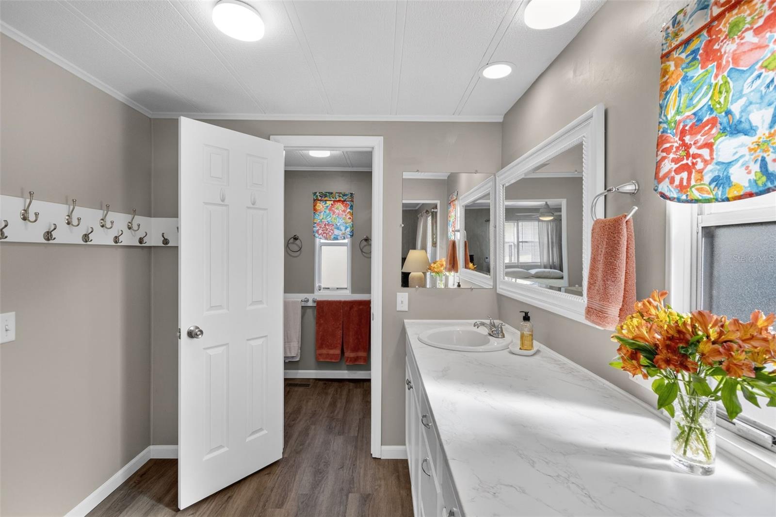 LA CASA MHP CO-OP - Residential