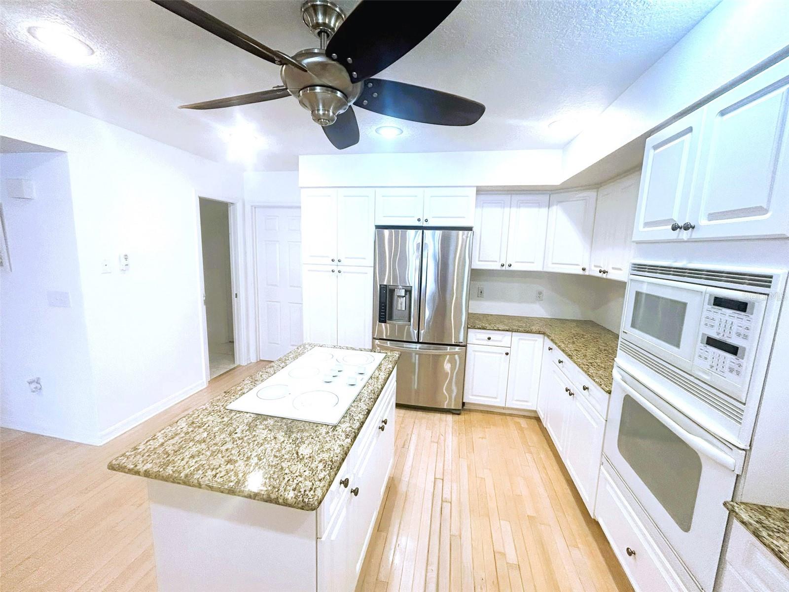 TIERRA SHORES TWNHMS - Residential