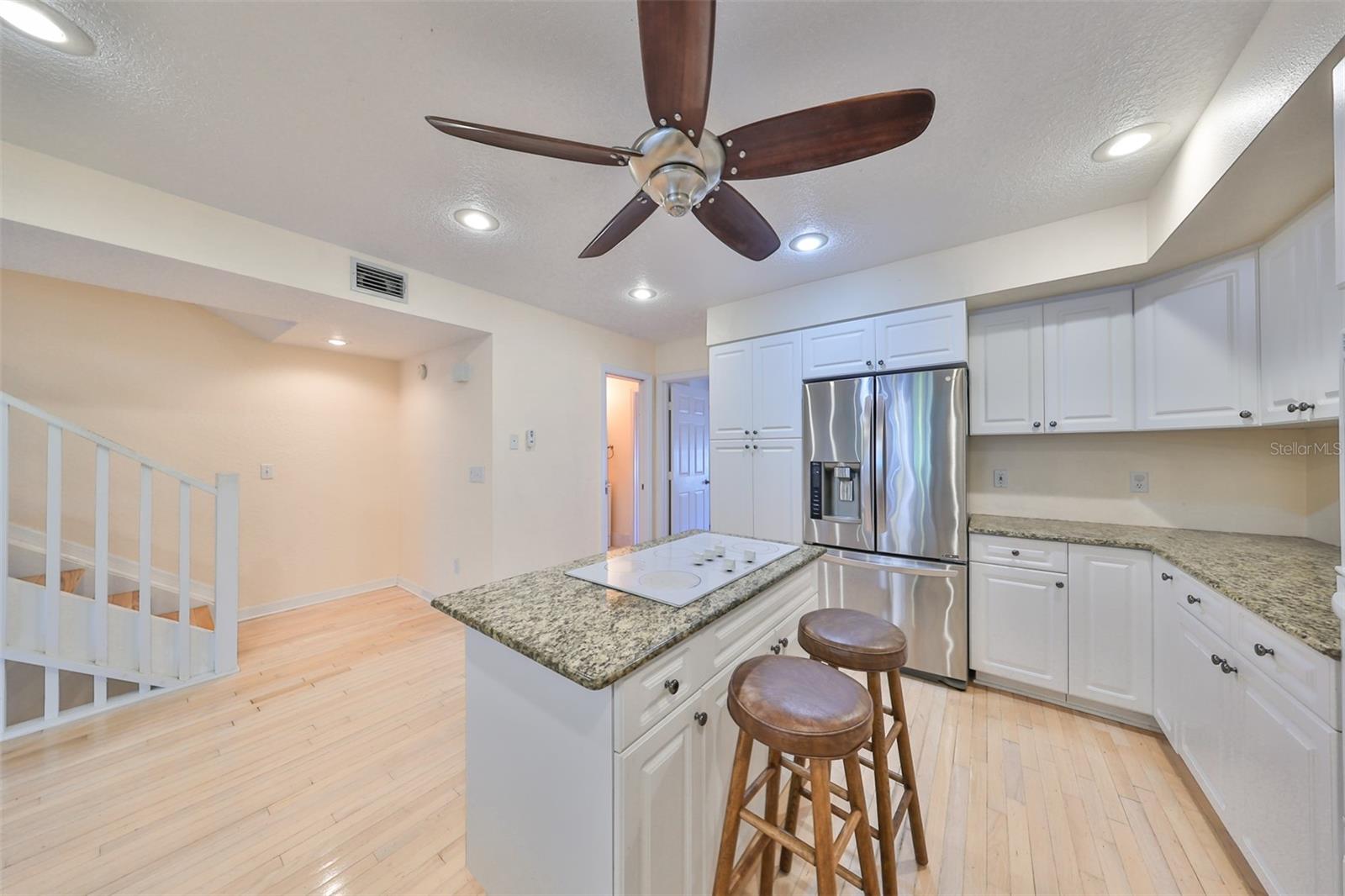 TIERRA SHORES TWNHMS - Residential