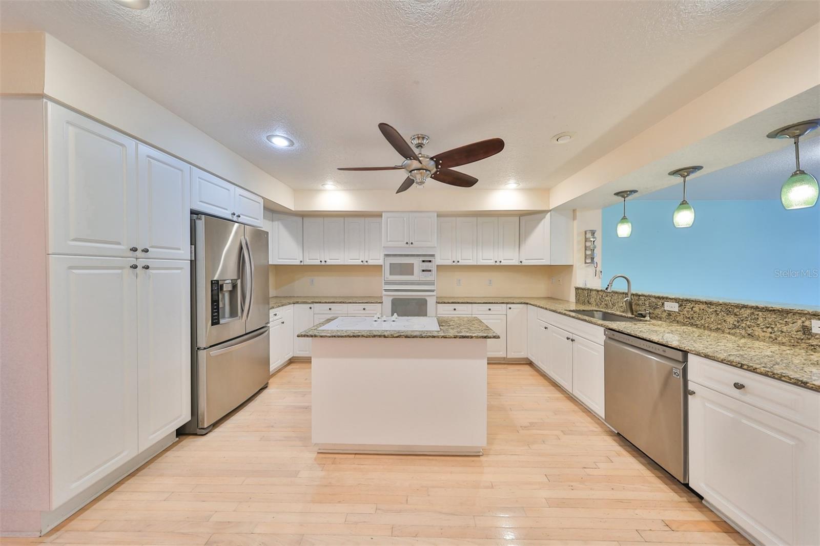 TIERRA SHORES TWNHMS - Residential