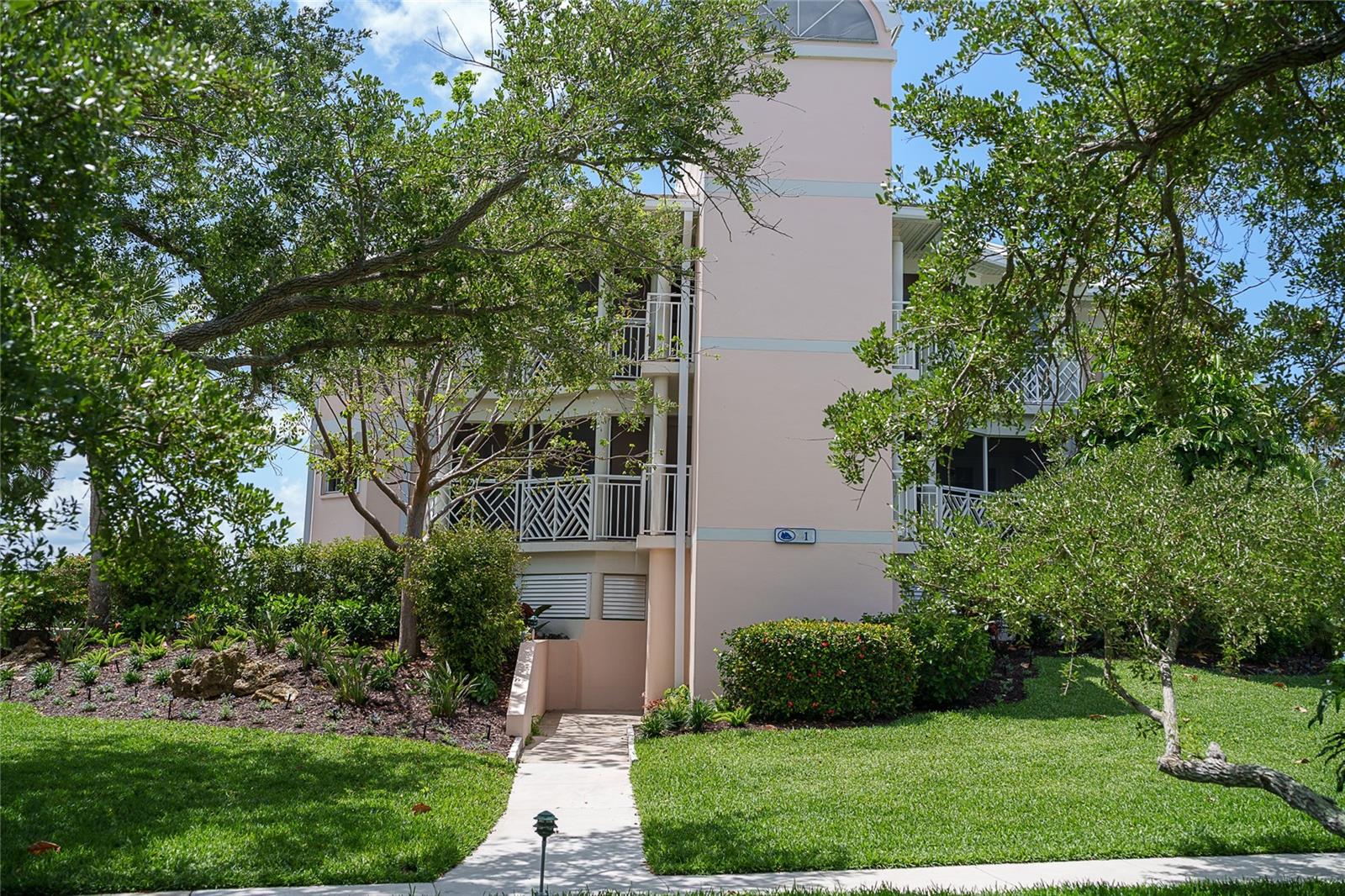 PLACIDA HARBOUR PH 01 BLDG 01 - Residential