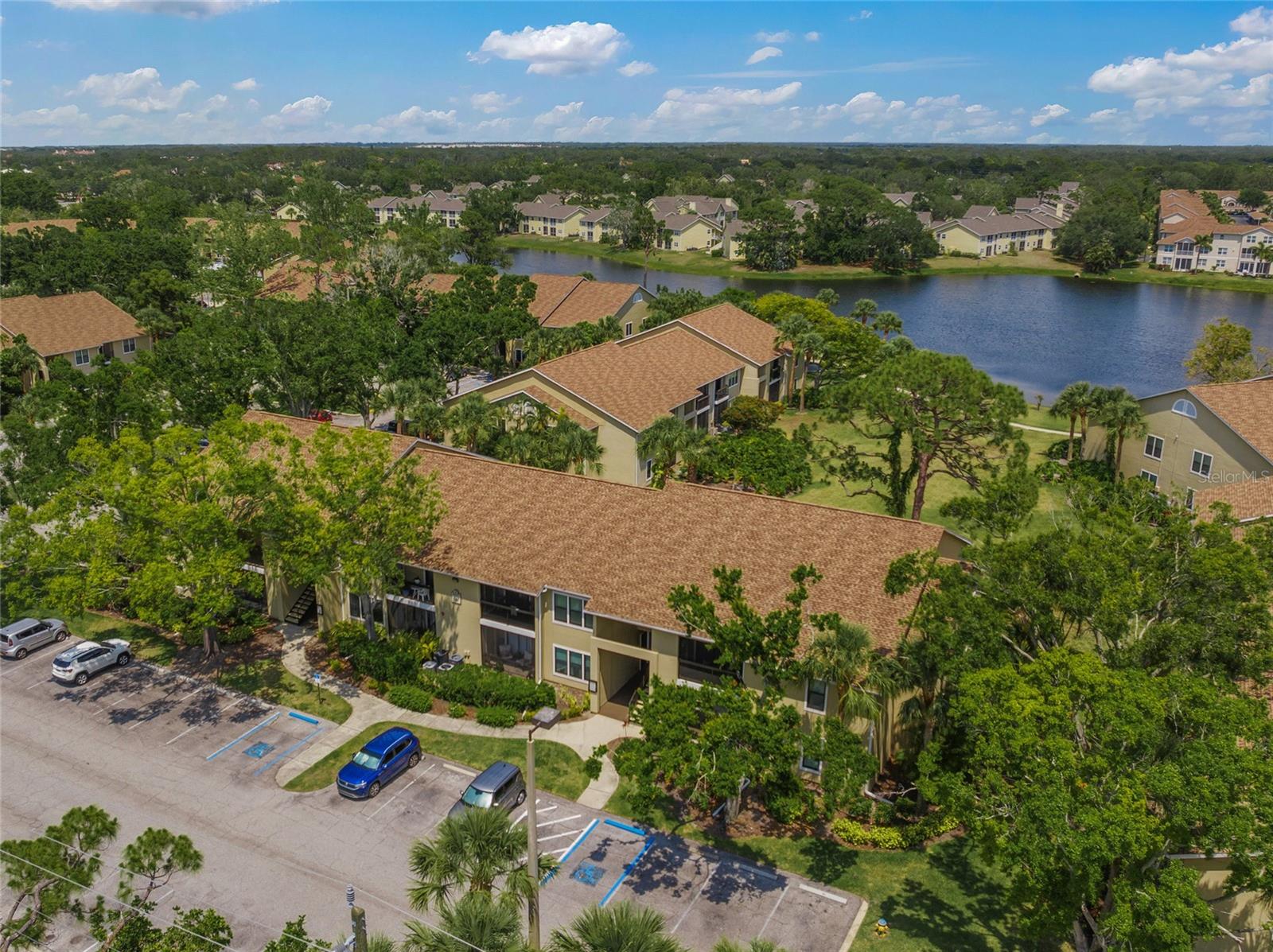 VINTAGE GRAND - Residential Lease