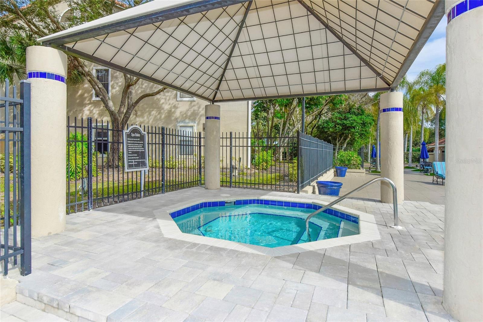 VINTAGE GRAND - Residential Lease