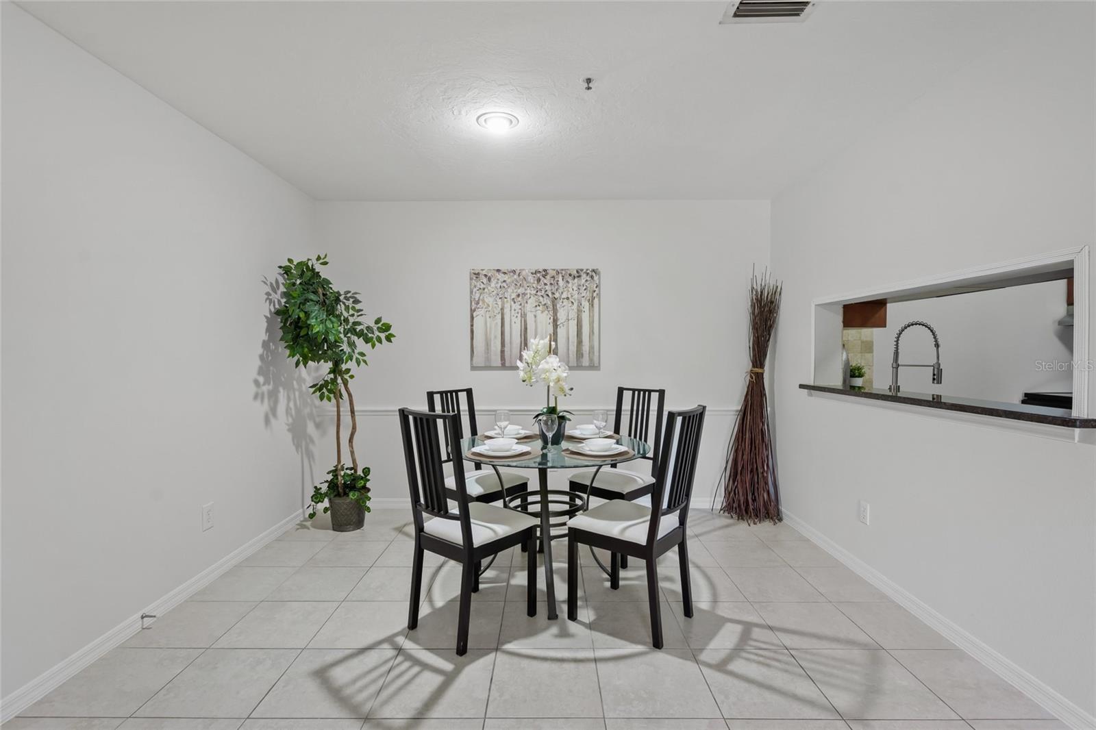 VINTAGE GRAND - Residential Lease