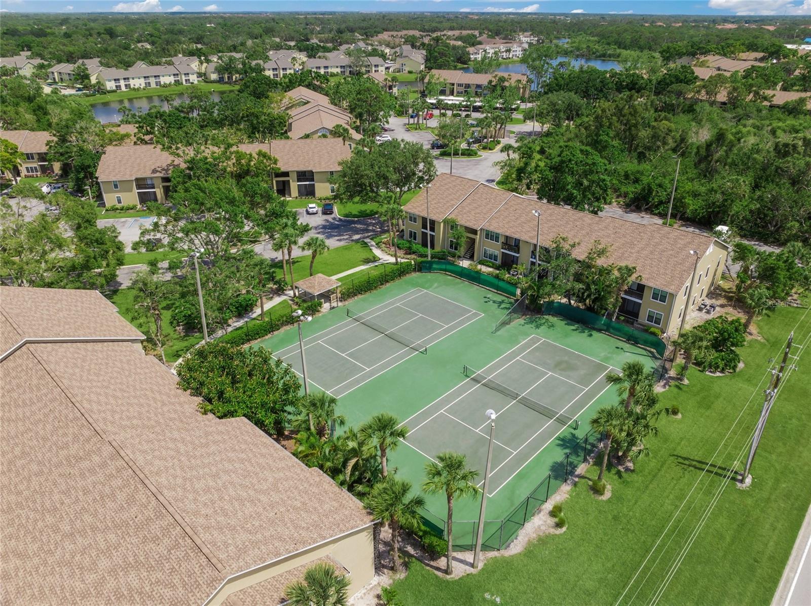 VINTAGE GRAND - Residential Lease