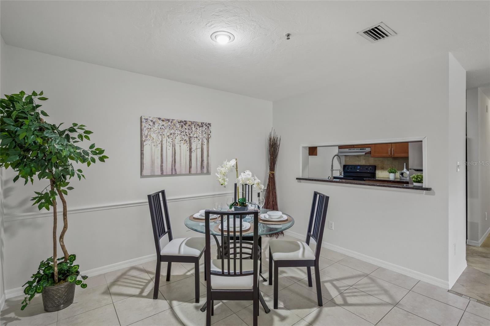 VINTAGE GRAND - Residential Lease