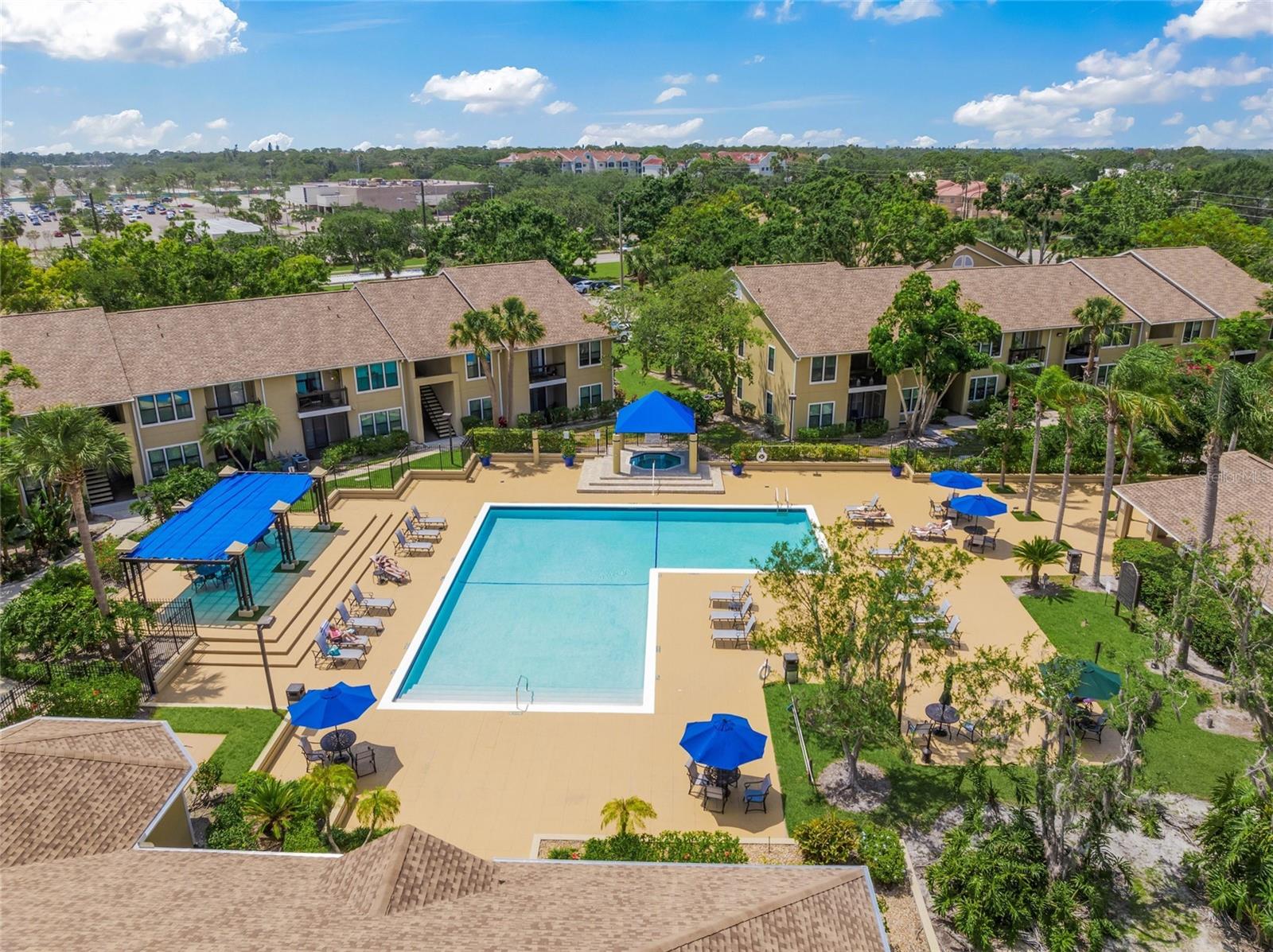 VINTAGE GRAND - Residential Lease