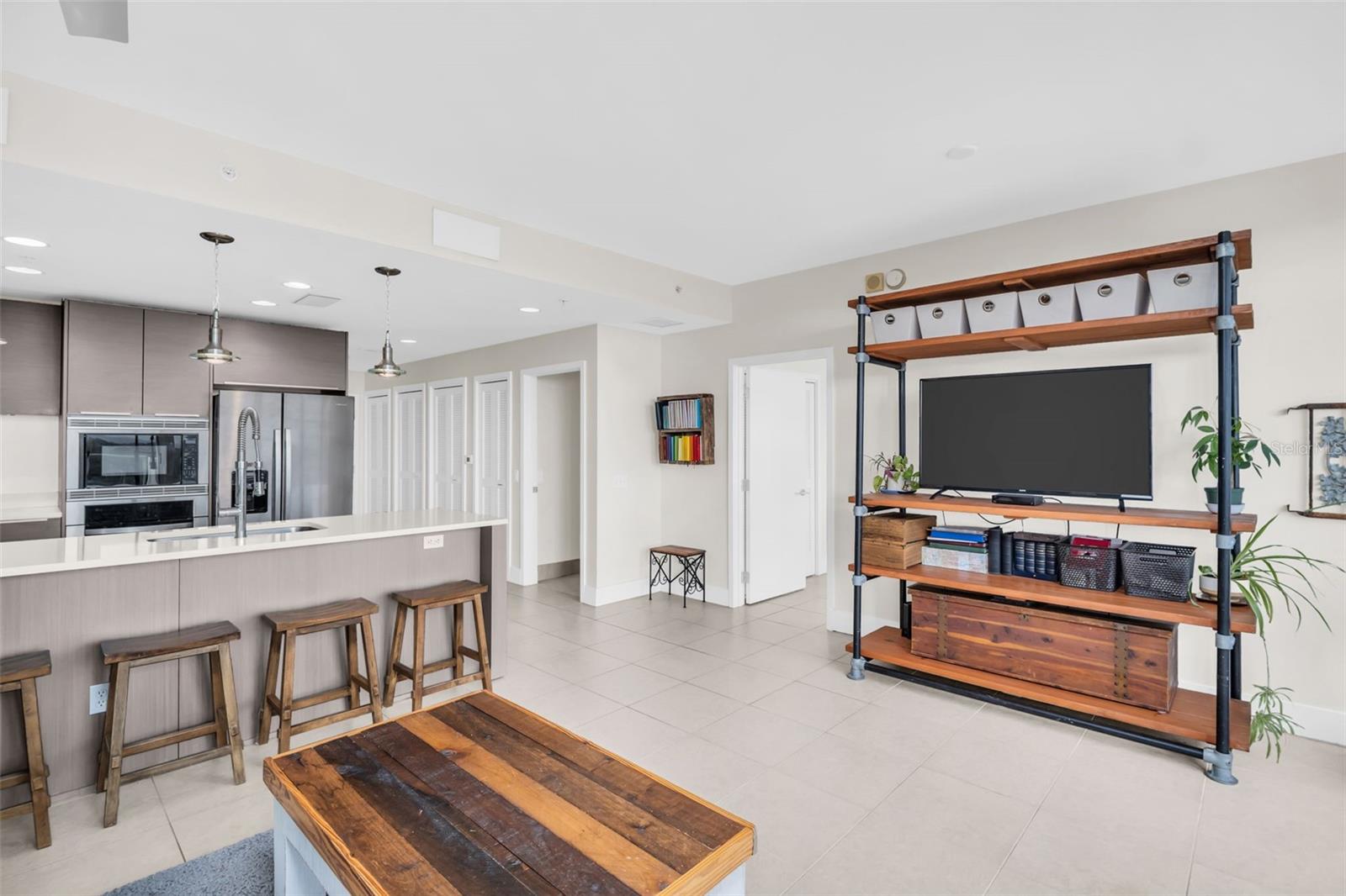 SIGNATURE PLACE CONDO - Residential