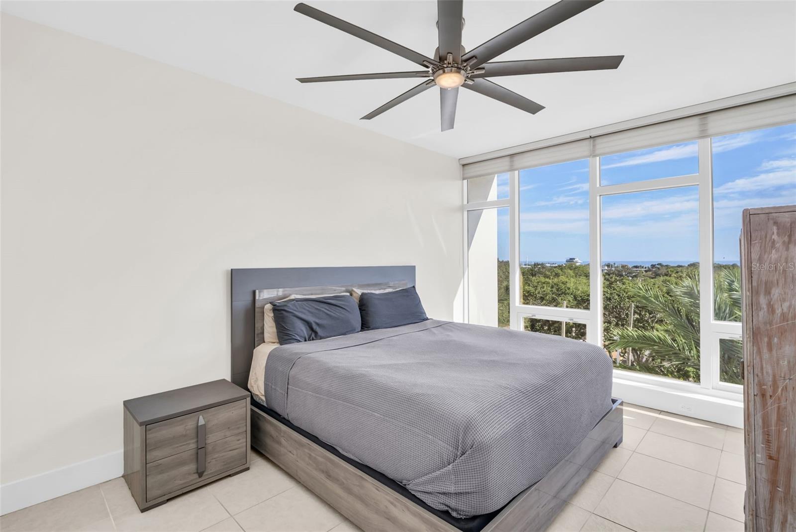 SIGNATURE PLACE CONDO - Residential