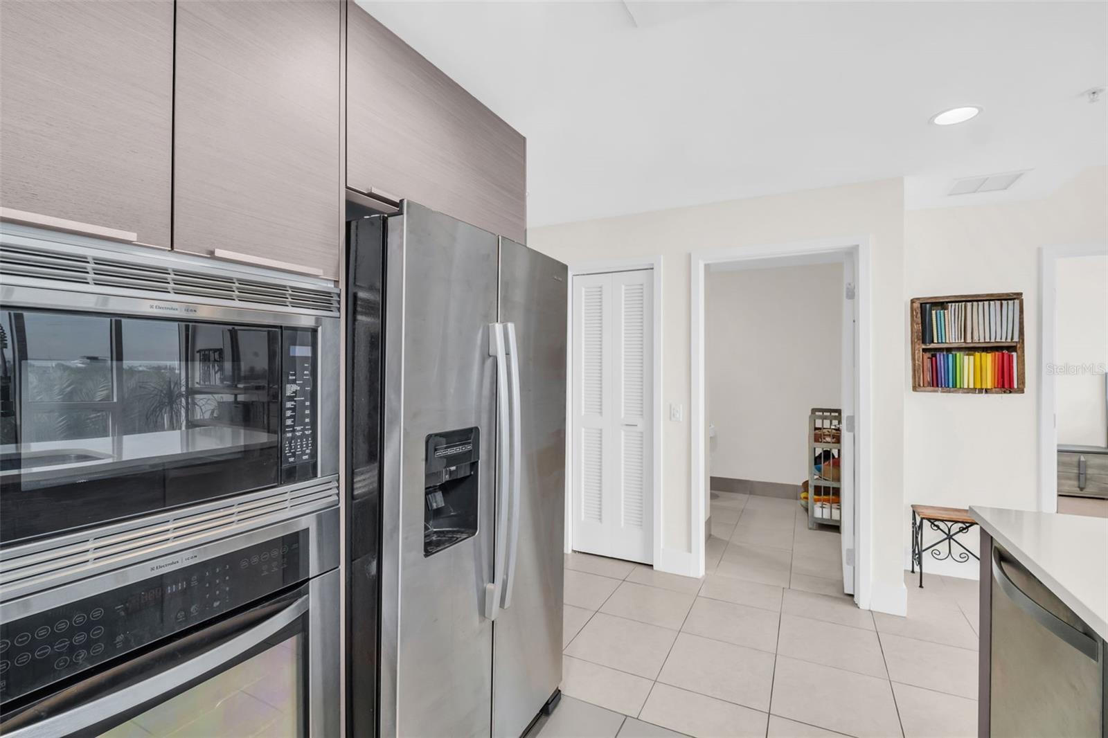 SIGNATURE PLACE CONDO - Residential