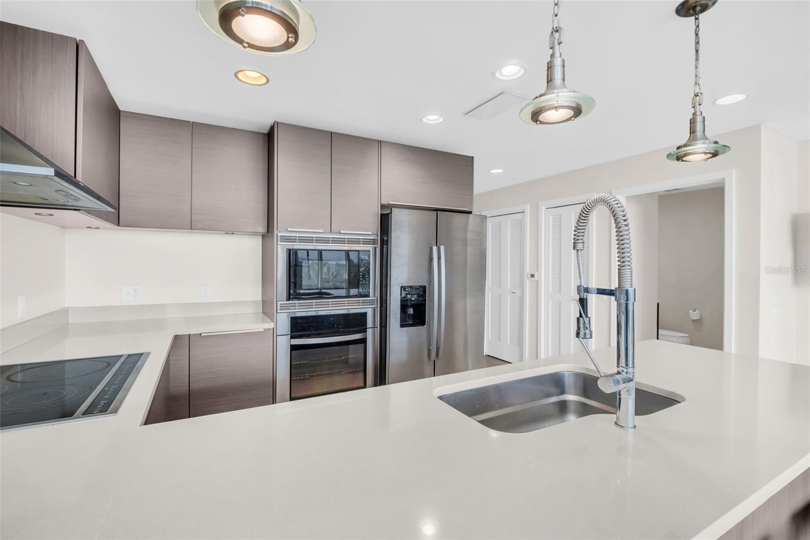 SIGNATURE PLACE CONDO - Residential