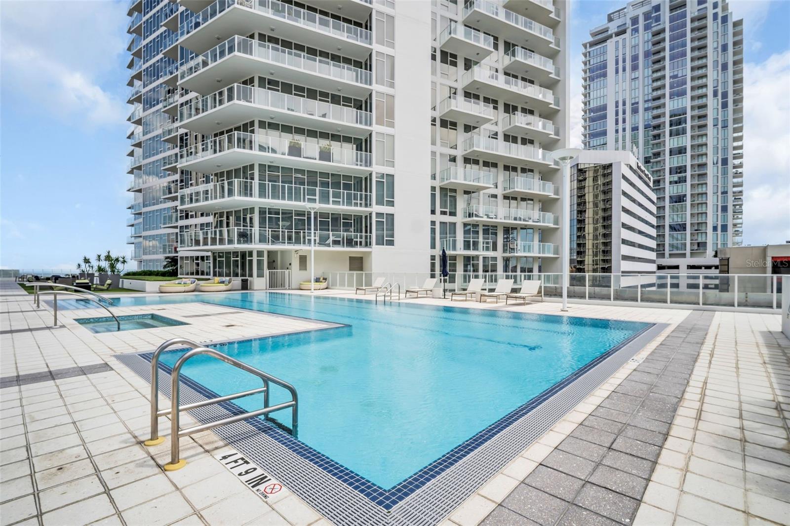 SIGNATURE PLACE CONDO - Residential