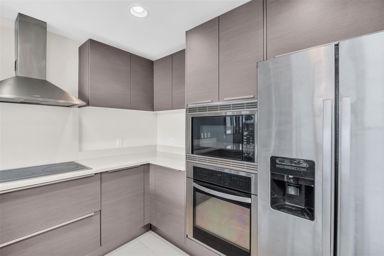 SIGNATURE PLACE CONDO - Residential