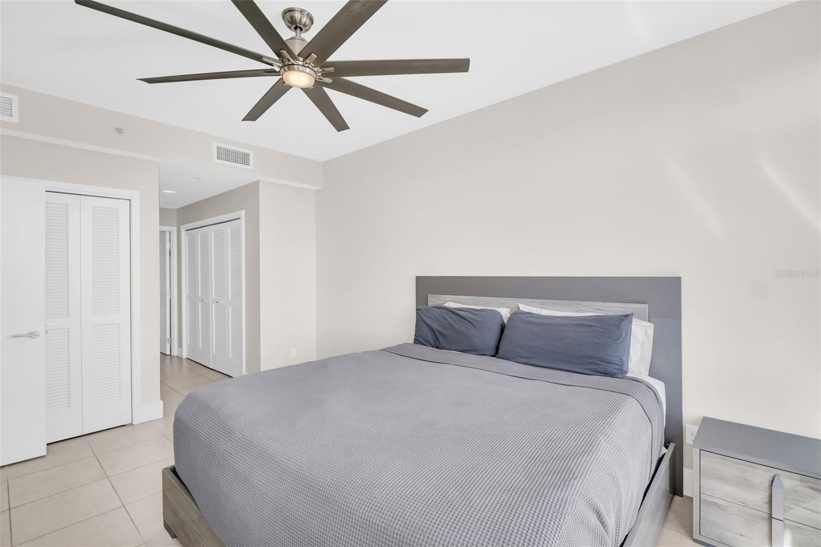 SIGNATURE PLACE CONDO - Residential