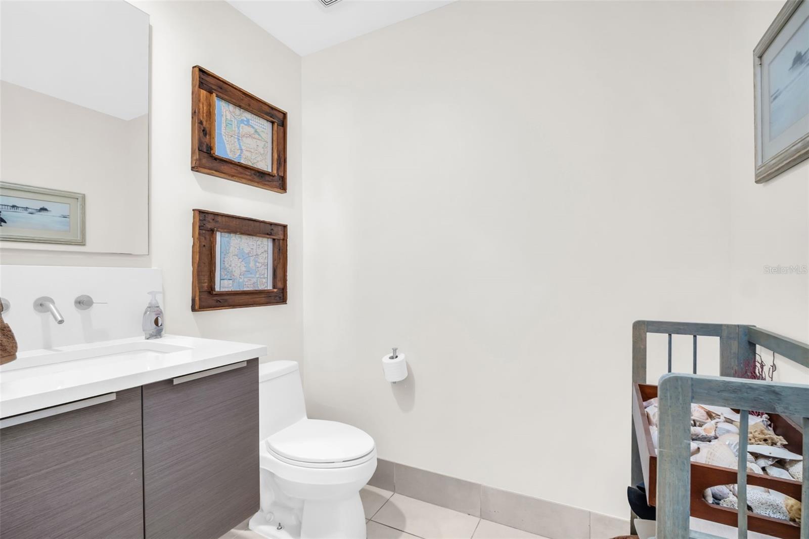 SIGNATURE PLACE CONDO - Residential