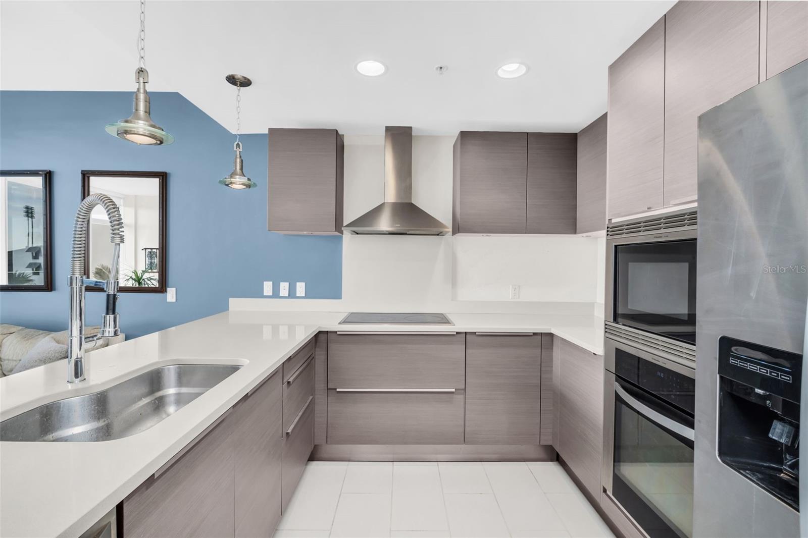 SIGNATURE PLACE CONDO - Residential