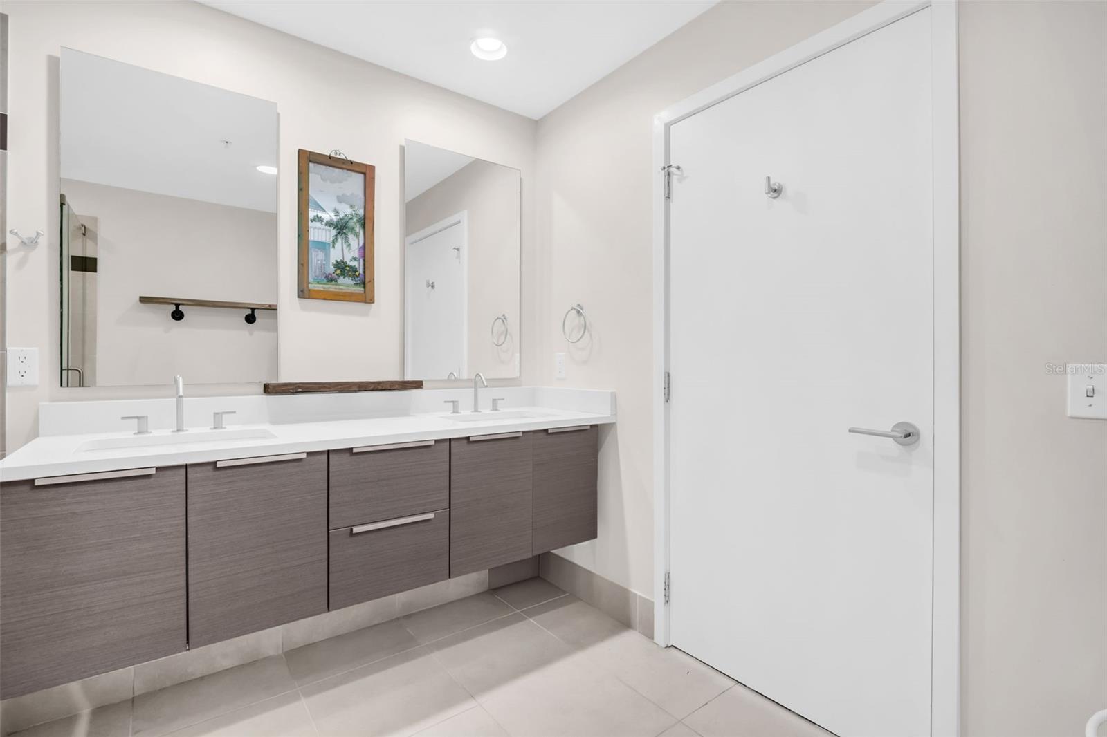 SIGNATURE PLACE CONDO - Residential