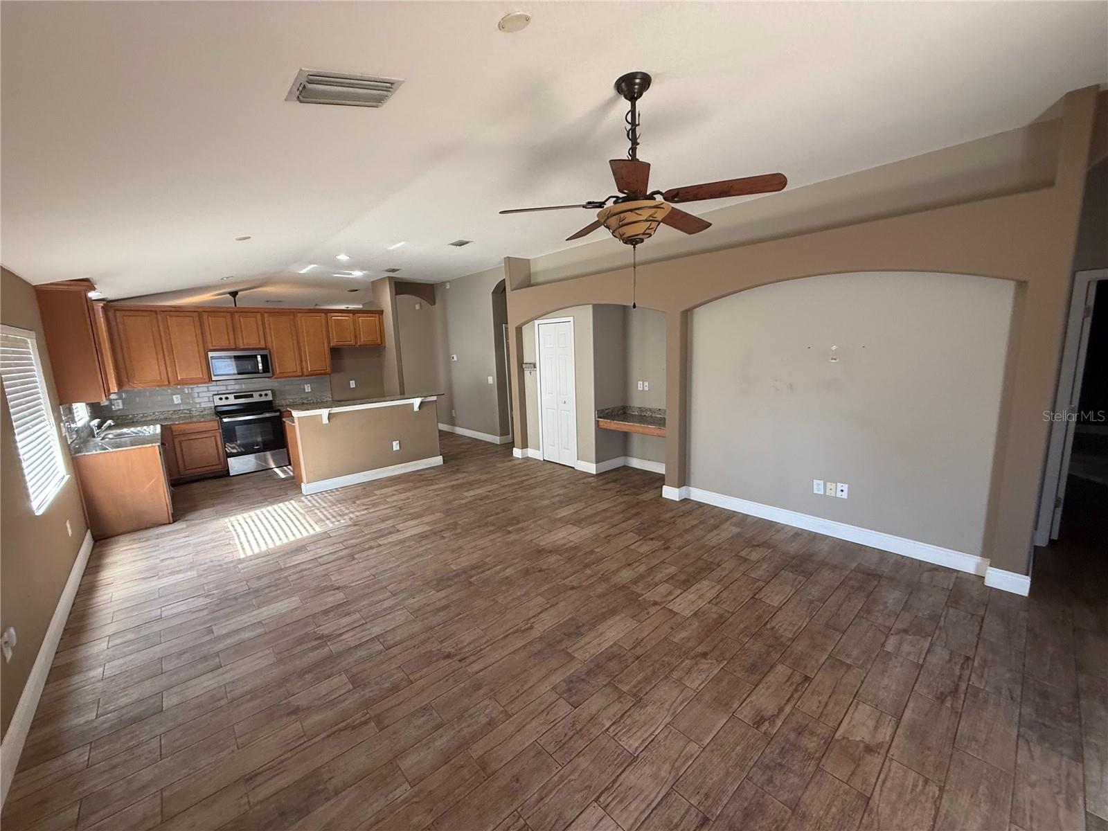 SUMMERFIELD VILLG 1 TRCT 18 - Residential