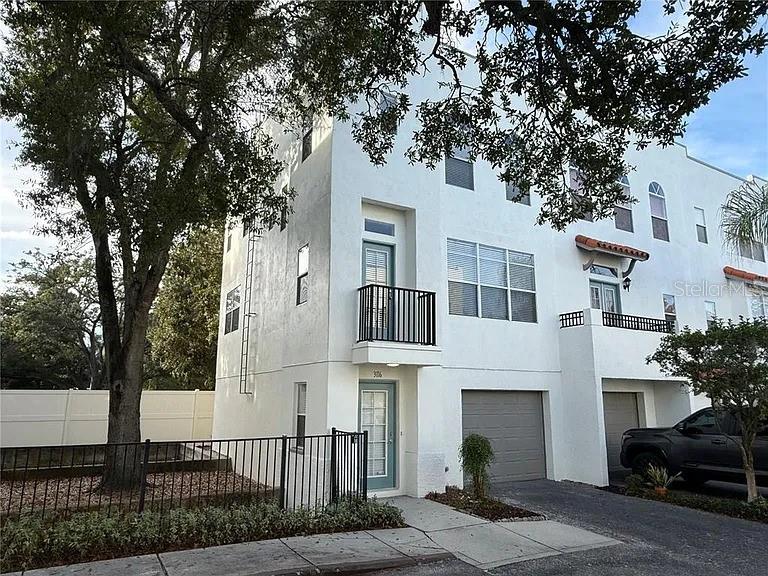 Photo of 3116 Toscana Circle, Tampa, FL 33611 (MLS # TB8543955)
