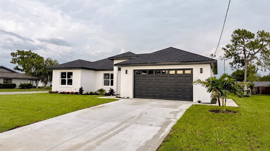 Photo of 4200 Leaf Road, Sebring, FL 33875 (MLS # O6441399)