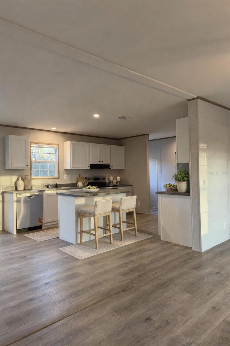 UNIVERSITY ESTATES - Residential