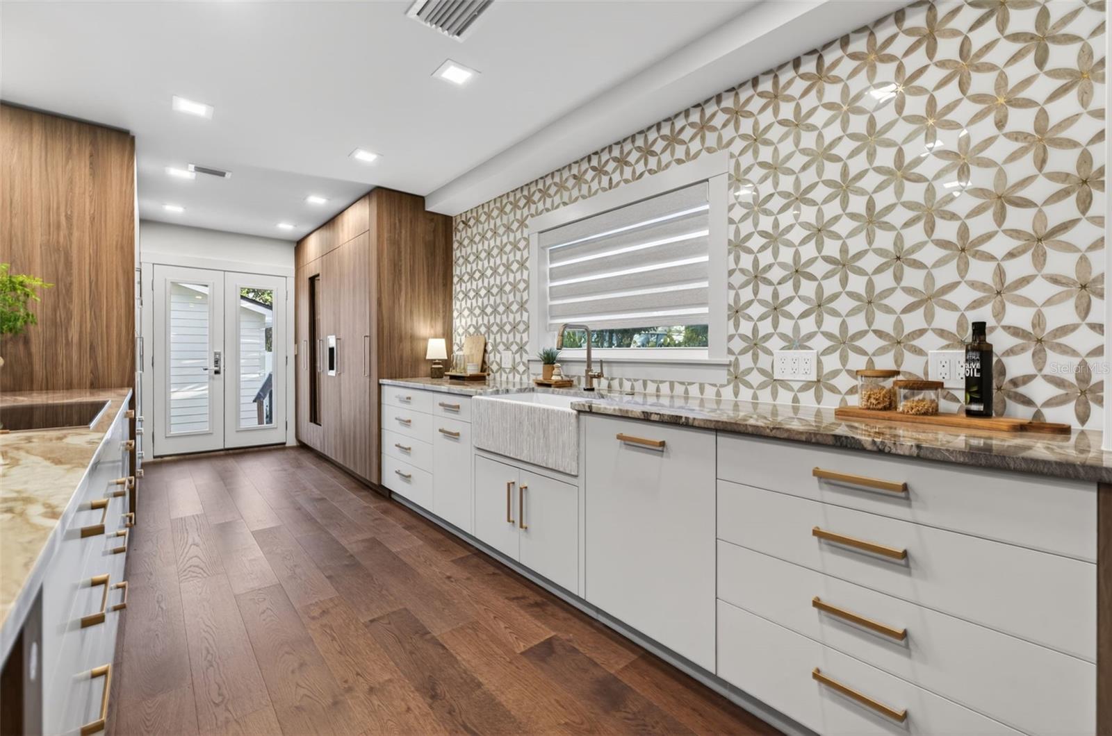 BARNARD ERASTUS A S REV SUB - Residential