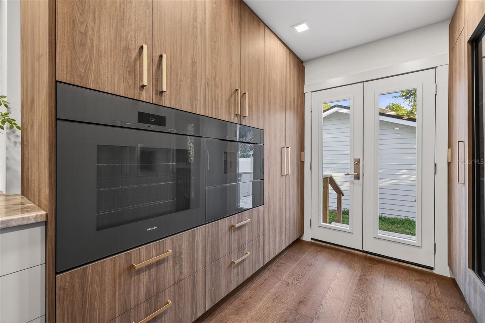 BARNARD ERASTUS A S REV SUB - Residential