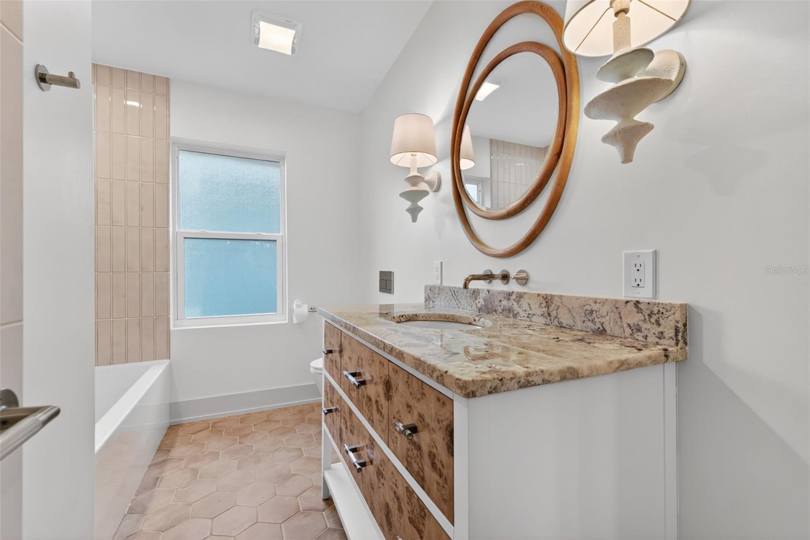 BARNARD ERASTUS A S REV SUB - Residential
