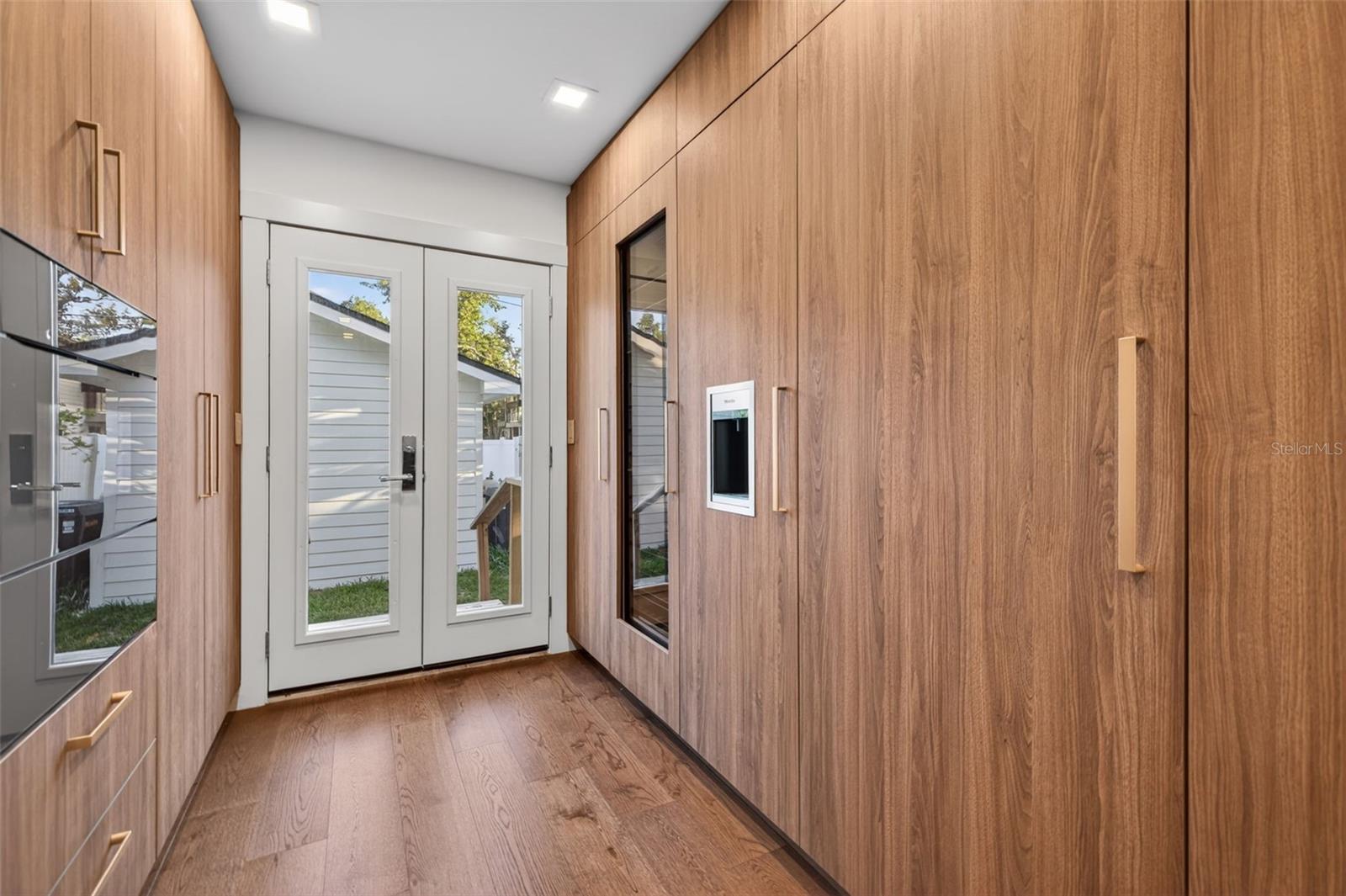 BARNARD ERASTUS A S REV SUB - Residential