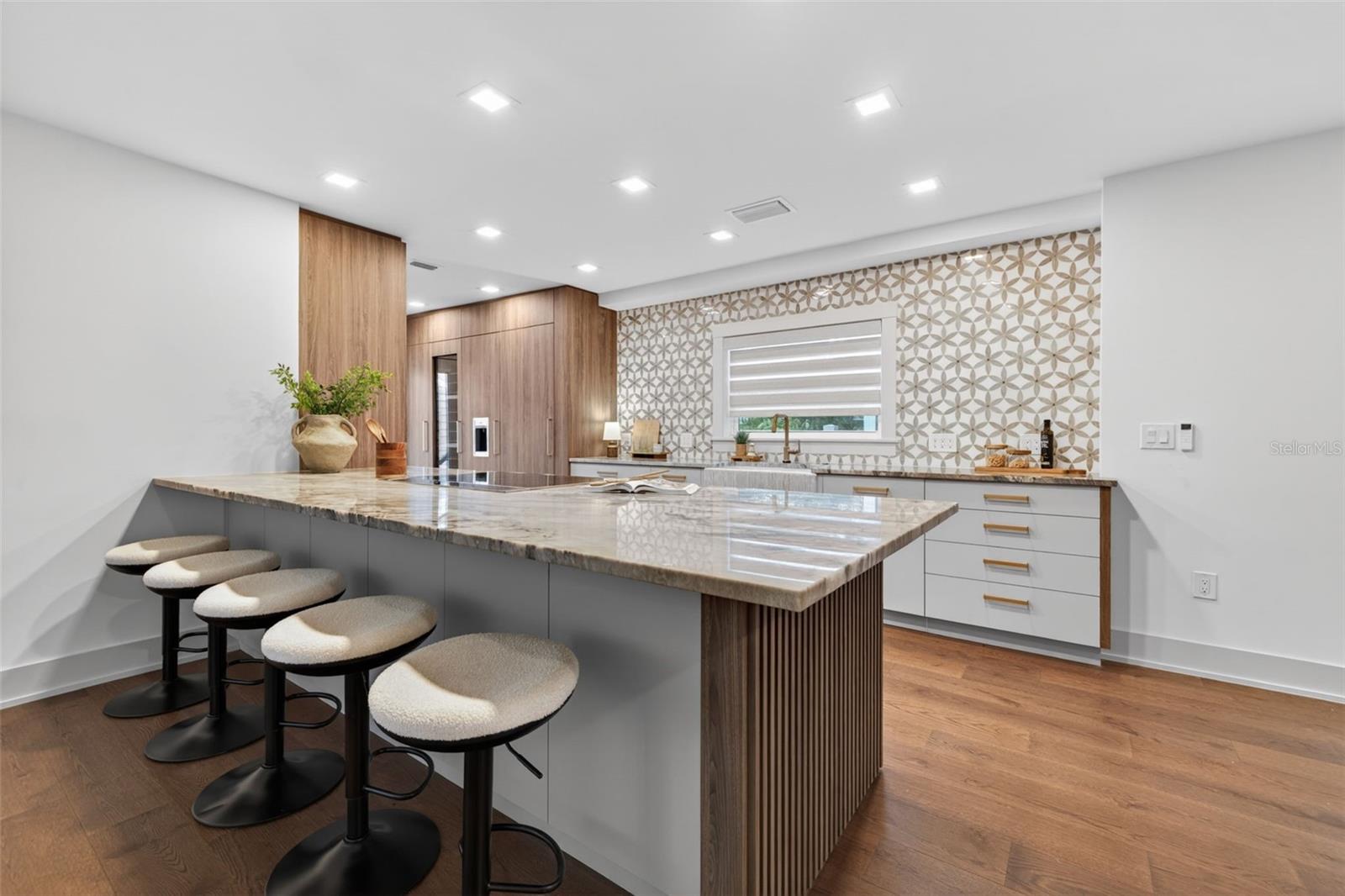 BARNARD ERASTUS A S REV SUB - Residential