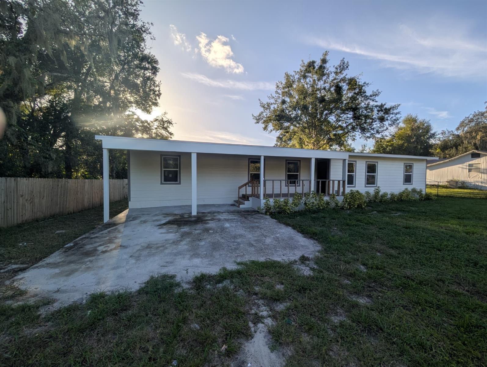 PINE LAKES SOUTH - Residential