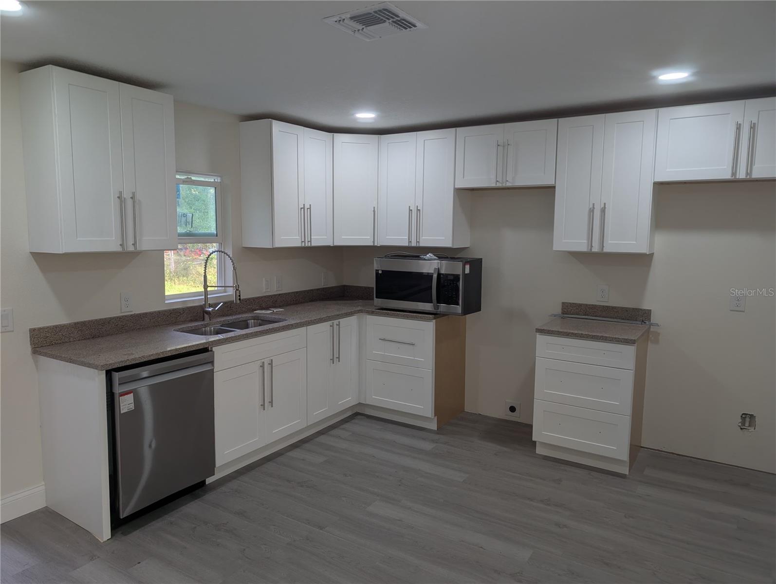 PINE LAKES SOUTH - Residential