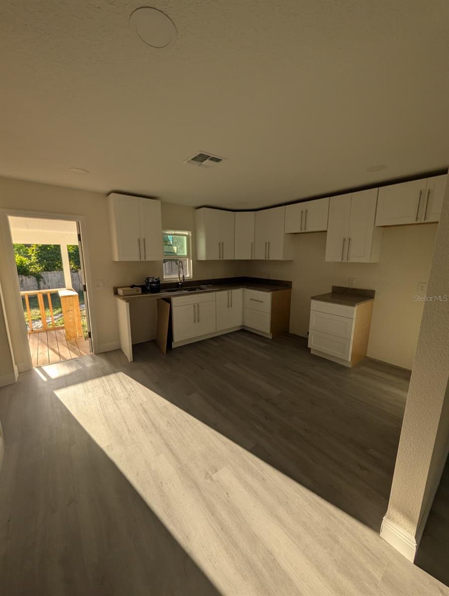 PINE LAKES SOUTH - Residential