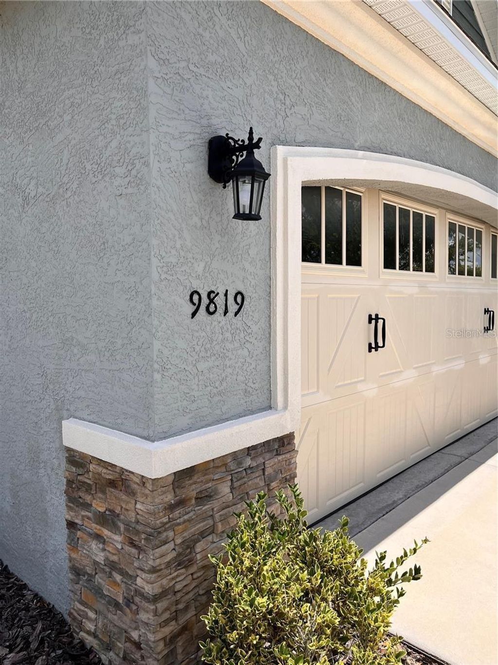 Photo of 9819 SW 99th Loop, Ocala, FL 34481 (MLS # OM723422)